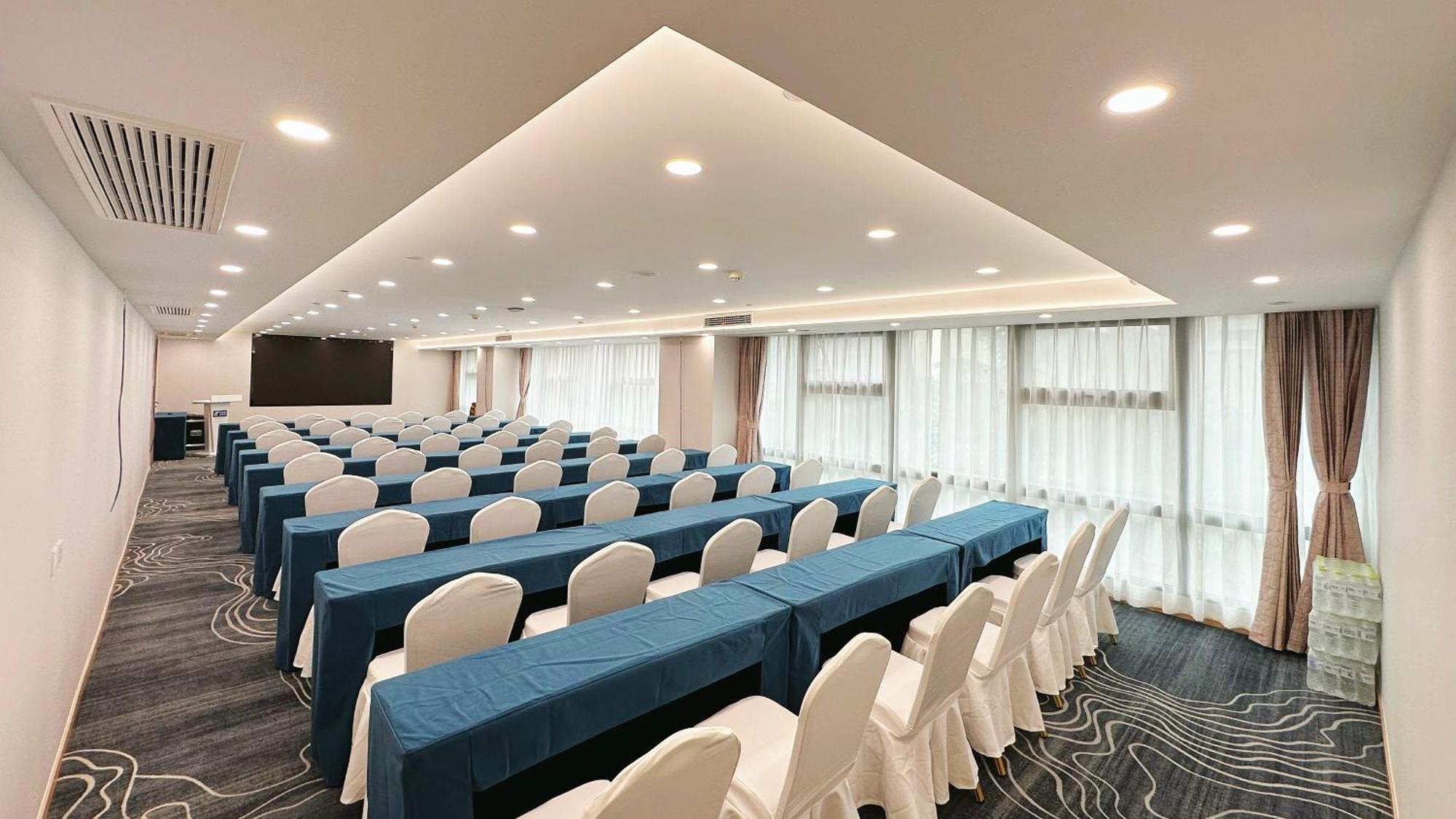 Holiday Inn Express Qingdao City Center By Ihg ภายนอก รูปภาพ